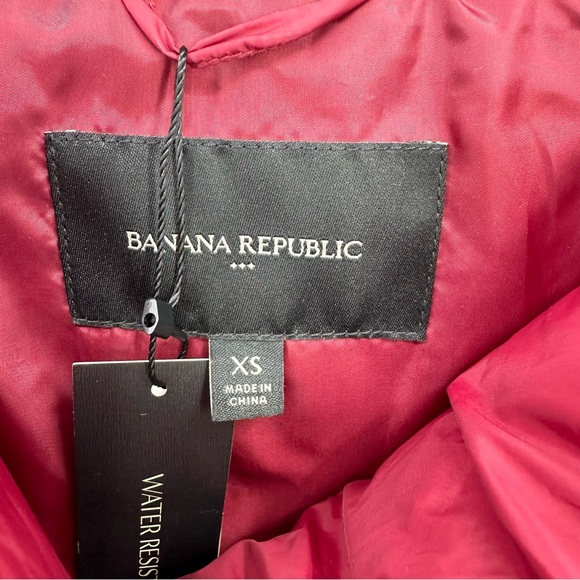 CCO Banana Republic NWT Short Puffer Coat Water Resistant Red Currant Size XS - Picture 8 of 11